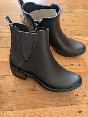 NWT Lucky Brand Black Chelsea Ankle Rain Booties